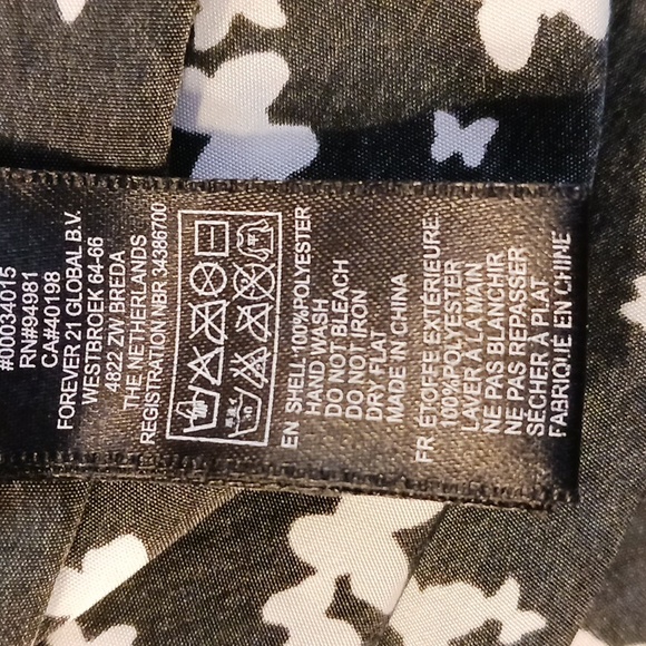 Forever 21 Sleeveless Ruffled Blouse EUC - Picture 6 of 8